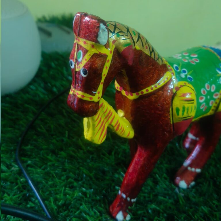 handcrafted horse showpiece paper mache resin figurine